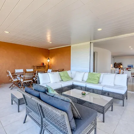 La Brisa Holiday home